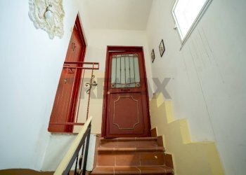 Scale - Four-room apartment Via Pescitello
 
6, Catania - photo 19