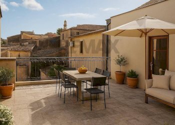 Terrazza - Casa indipendente Via Cona
 
8, Caltagirone - foto 1