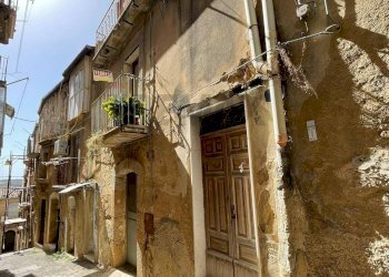 Casa all\'aperto - Casa indipendente Via Cona
 
8, Caltagirone - foto 8