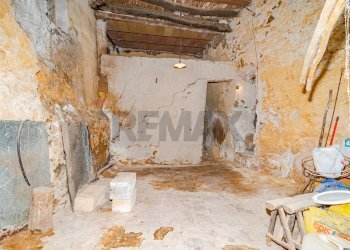 Stanza vuota - Casa indipendente Via Cona
 
8, Caltagirone - foto 29