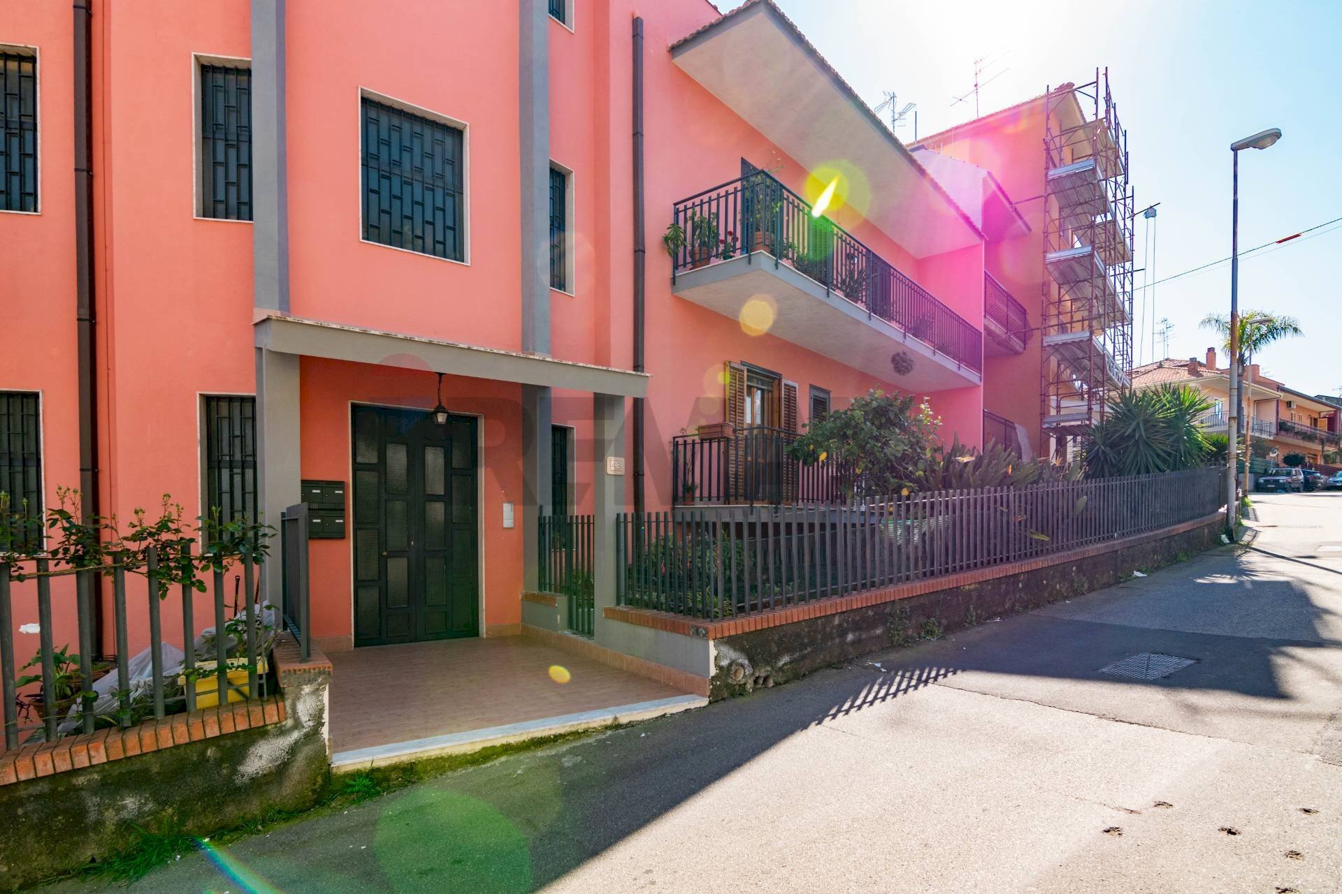 Edificio all\'aperto - Trilocale Via Taro
 
43, Acireale - foto 1