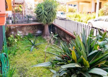 Giardino - Trilocale Via Taro
 
43, Acireale - foto 2