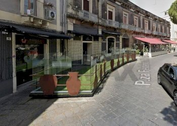 Edificio all\'aperto - Locale Commerciale Piazza Federico Di Svevia
 
45, Catania - foto 1