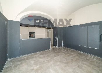 Stanza vuota - Locale Commerciale Piazza Federico Di Svevia
 
45, Catania - foto 14