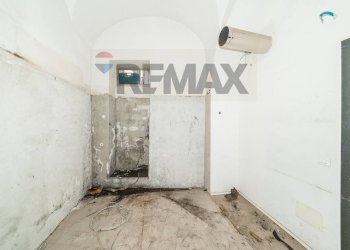 Stanza vuota - Locale Commerciale Piazza Federico Di Svevia
 
45, Catania - foto 22
