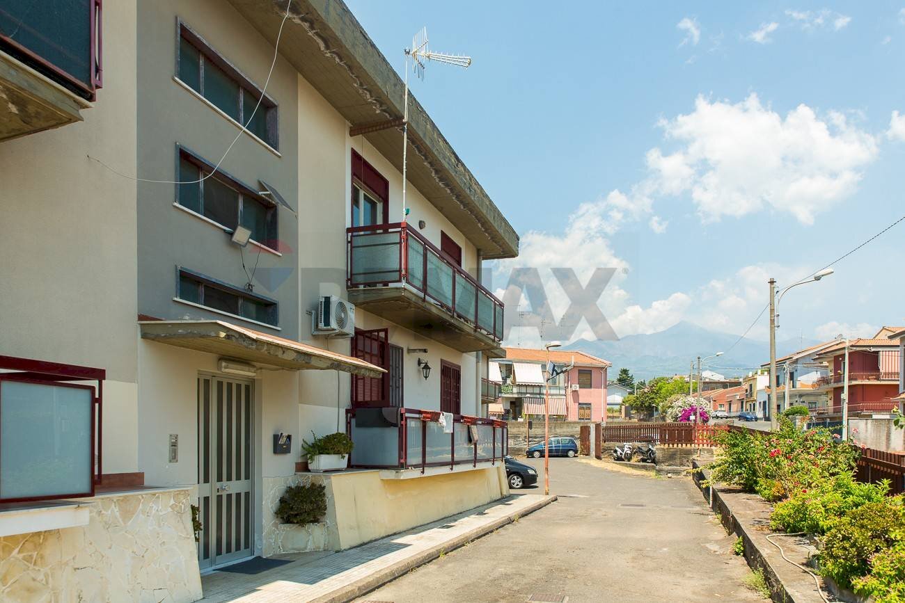 Edificio all\'aperto - Quadrilocale Via Carico
 
23, Acireale - foto 1