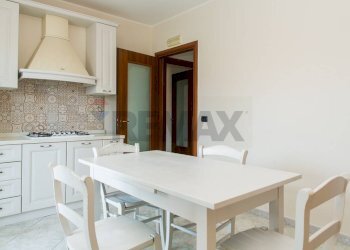 Sala da pranzo - Quadrilocale Via Carico
 
23, Acireale - foto 3