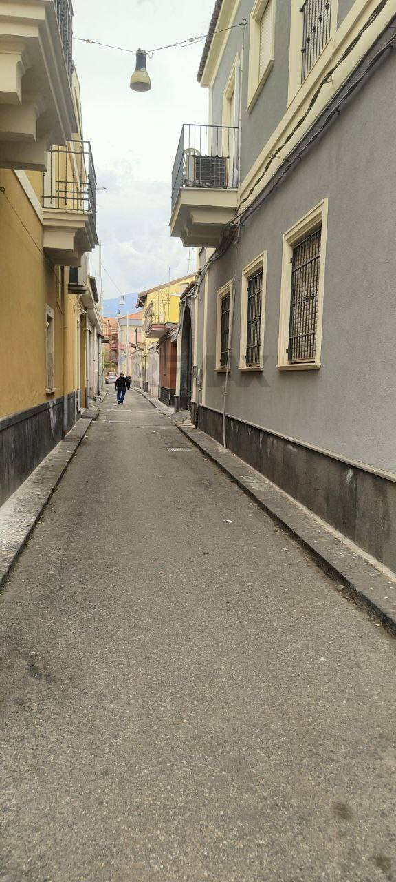 Edificio all\'aperto - Casa semi indipendente Via Libertà
 
57, Riposto - foto 3