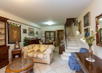 Soggiorno - Villa a Schiera Via Pizzo Maugeri
 
2, Valverde - foto 1