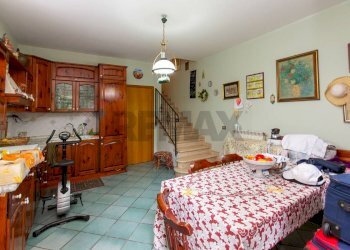 Sala da pranzo - Villa a Schiera Via Pizzo Maugeri
 
2, Valverde - foto 13