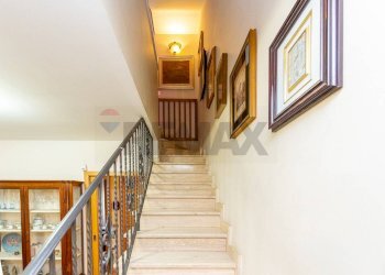 Scale - Villa a Schiera Via Pizzo Maugeri
 
2, Valverde - foto 29