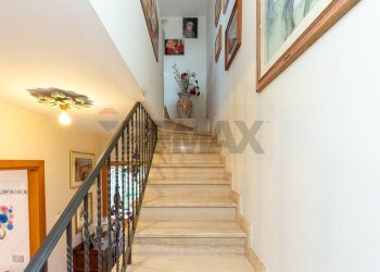 Scale - Villa a Schiera Via Pizzo Maugeri
 
2, Valverde - foto 50