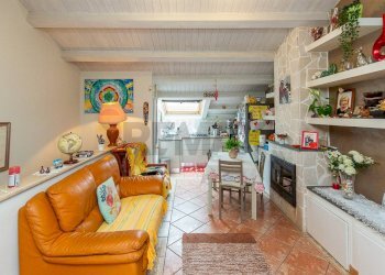 Sala da pranzo - Villa a Schiera Via Pizzo Maugeri
 
2, Valverde - foto 51