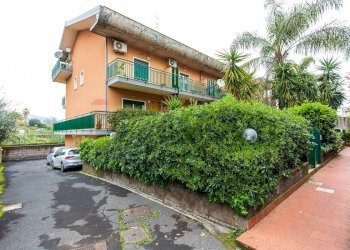 Edificio all\'aperto - Villa a Schiera Via Pizzo Maugeri
 
2, Valverde - foto 68