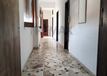 Hall / corridoio - Casa semi indipendente Via Giuseppe Arimondi
 
8, Riposto - foto 7