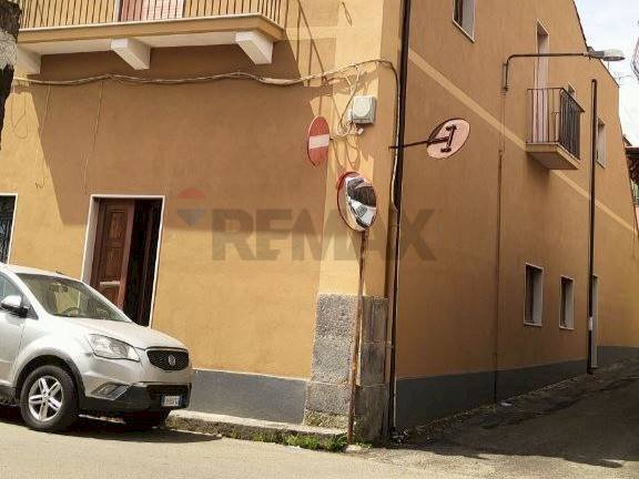 Edificio all\'aperto - Casa semi indipendente Via Libertà
 
57, Riposto - foto 2