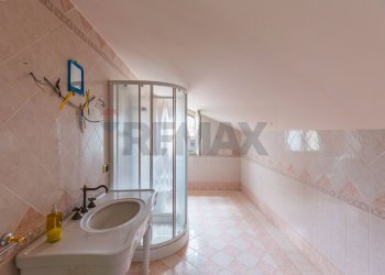 Bagno - Attico via giotto
 
18/20, San Gregorio di Catania - foto 21