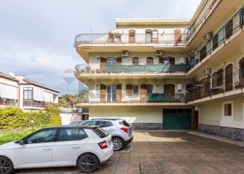 Edificio all\'aperto - Attico via giotto
 
18/20, San Gregorio di Catania - foto 28