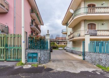 Edificio all\'aperto - Attico via giotto
 
18/20, San Gregorio di Catania - foto 32