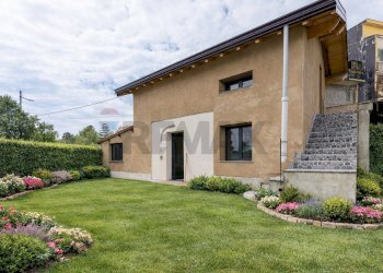 foto realizzata con IA - Villa via giacomo matteotti
 
51, Aci Sant'Antonio - foto 1