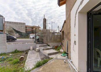 Edificio all\'aperto - Villa via giacomo matteotti
 
51, Aci Sant'Antonio - foto 12