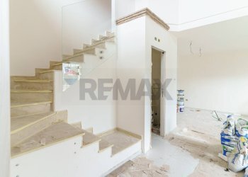 Scale - Villa via giacomo matteotti
 
51, Aci Sant'Antonio - foto 29