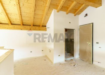 Stanza vuota - Villa via giacomo matteotti
 
51, Aci Sant'Antonio - foto 32