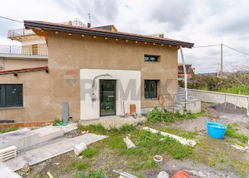Casa all\'aperto - Villa via giacomo matteotti
 
51, Aci Sant'Antonio - foto 42