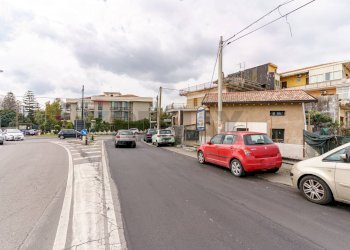 Edificio all\'aperto - Villa via giacomo matteotti
 
51, Aci Sant'Antonio - foto 46