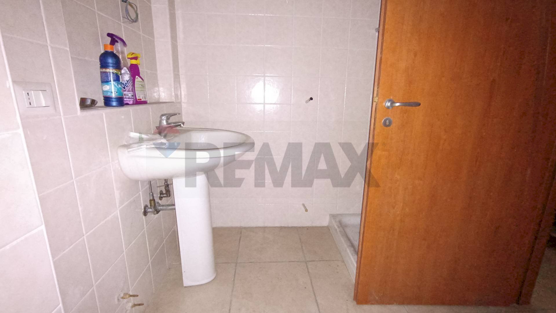 Bagno - Locale Commerciale Corso Sicilia
 
73, Enna - foto 2