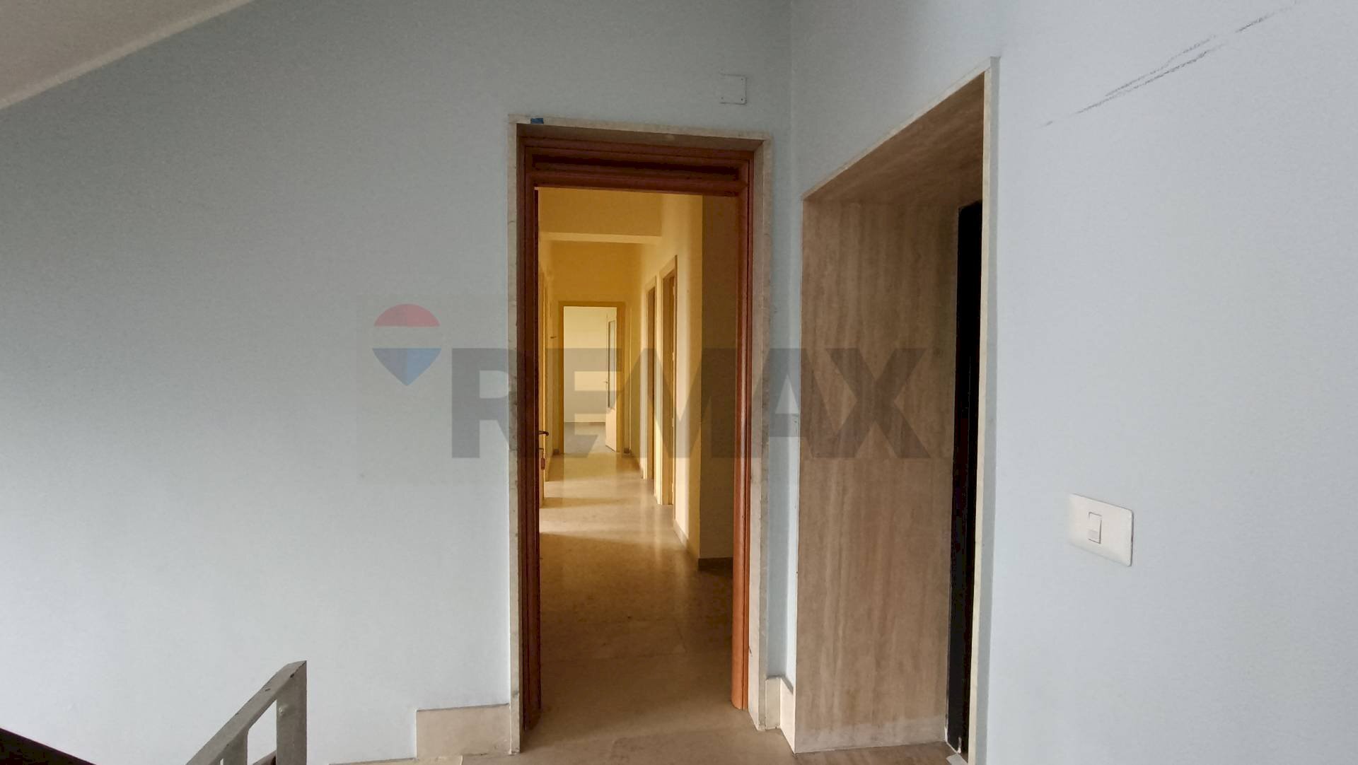 Hall / corridoio - Ufficio Corso Sicilia
 
73, Enna - foto 3