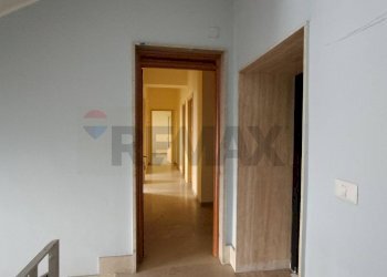 Hall / corridoio - Ufficio Corso Sicilia
 
73, Enna - foto 3