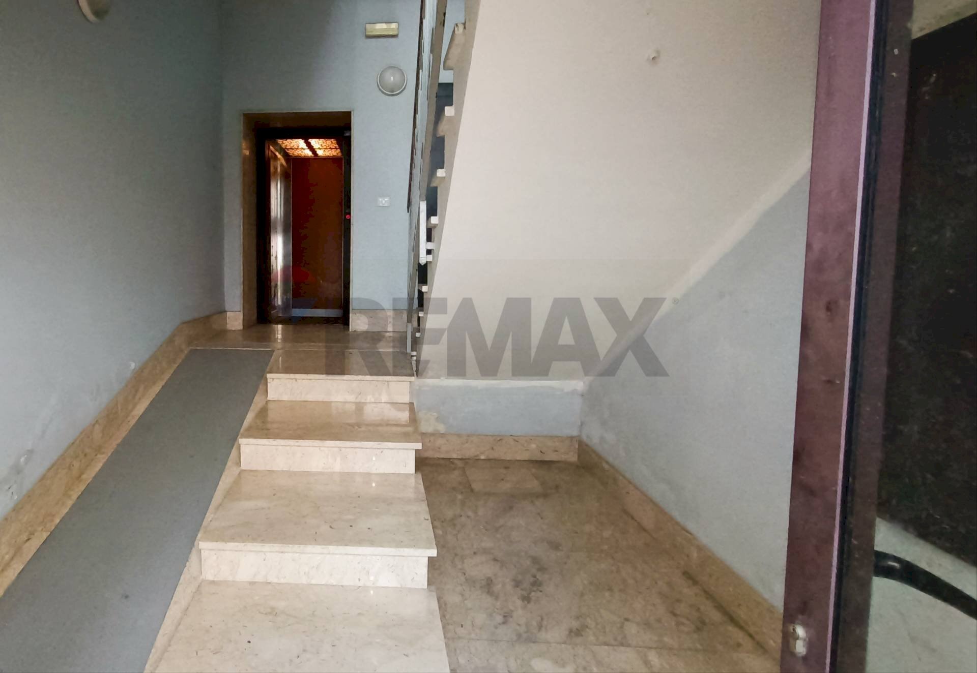 Ricezione / Lobby - Stabile - Palazzo Corso Sicilia
 
73, Enna - foto 2