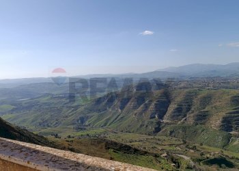 Vista delle montagne - Stabile - Palazzo Corso Sicilia
 
73, Enna - foto 27