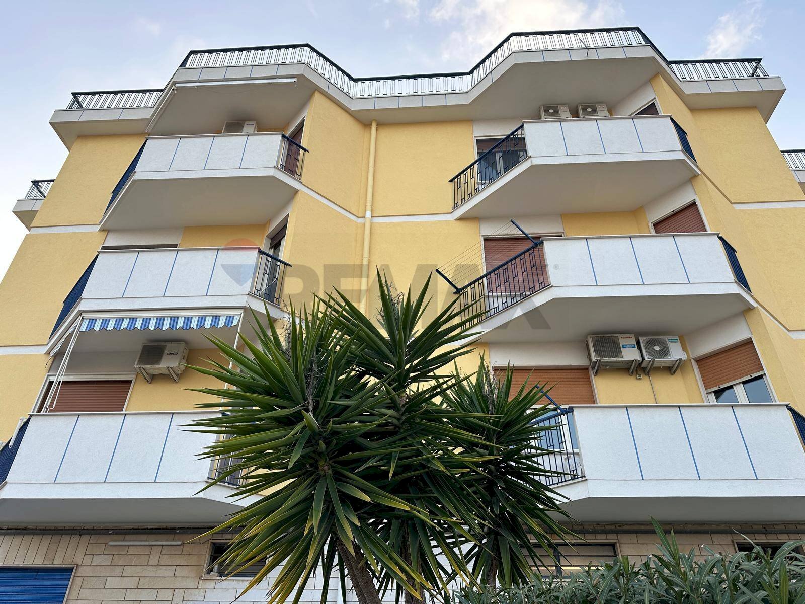 Edificio all\'aperto - Four-room apartment via Giordano e Marando
 
3, Manfredonia - photo 1