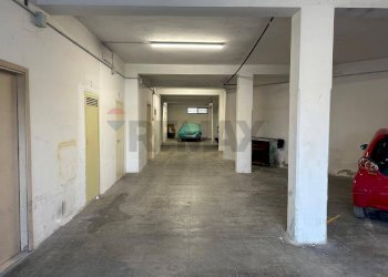 Parcheggio - Four-room apartment via Giordano e Marando
 
3, Manfredonia - photo 25