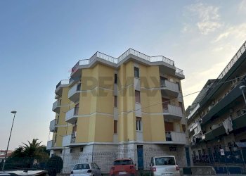 Edificio all\'aperto - Four-room apartment via Giordano e Marando
 
3, Manfredonia - photo 30