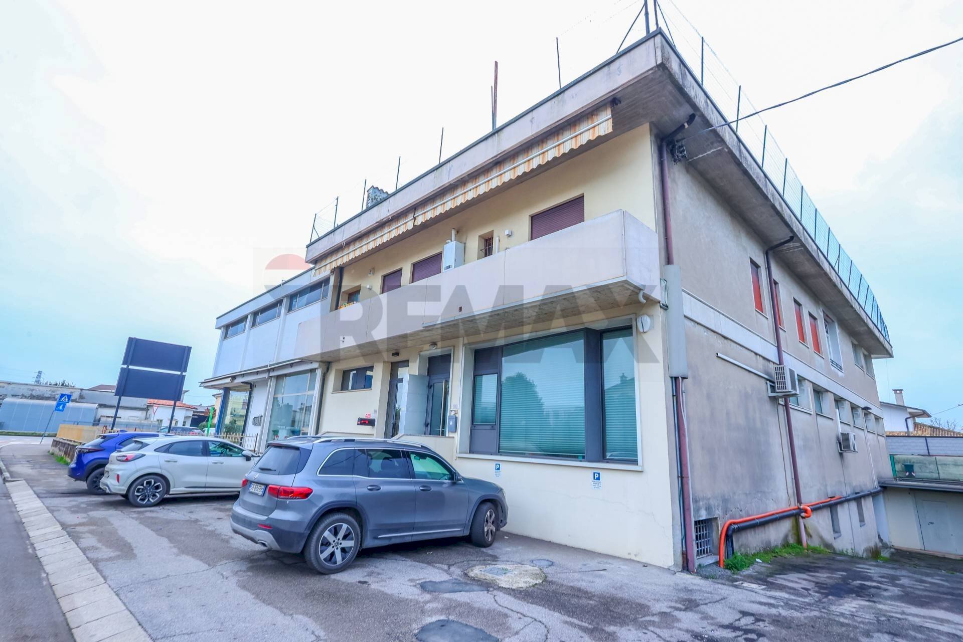 Edificio all\'aperto - Ufficio Torri di Quartesolo - foto 1