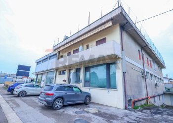 Edificio all\'aperto - Ufficio Torri di Quartesolo - foto 1