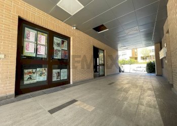 Terrazza - Locale Commerciale Via A. Colagrande
 
2/B, L'Aquila - foto 4