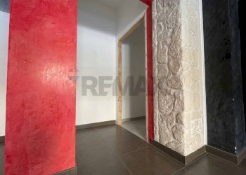 Hall / corridoio - Locale Commerciale Via A. Colagrande
 
2/B, L'Aquila - foto 11