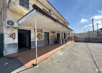 Terrazza - Locale Commerciale via campana
 
240, Pozzuoli - foto 2