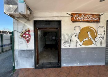 Edificio all\'aperto - Locale Commerciale via campana
 
240, Pozzuoli - foto 4
