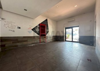 Stanza vuota - Locale Commerciale via campana
 
240, Pozzuoli - foto 5