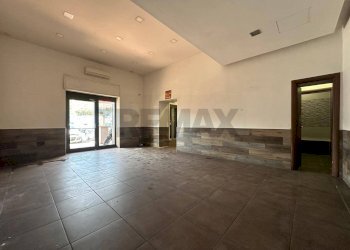 Stanza vuota - Locale Commerciale via campana
 
240, Pozzuoli - foto 6