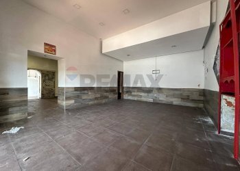 Stanza vuota - Locale Commerciale via campana
 
240, Pozzuoli - foto 9