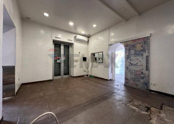 Ricezione / Lobby - Locale Commerciale via campana
 
240, Pozzuoli - foto 11