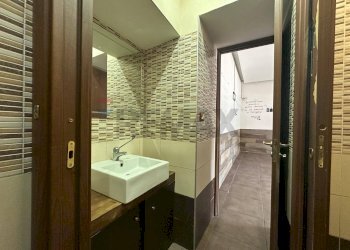 Bagno - Locale Commerciale via campana
 
240, Pozzuoli - foto 13