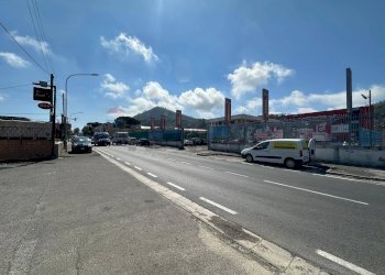 Edificio all\'aperto - Locale Commerciale via campana
 
240, Pozzuoli - foto 19