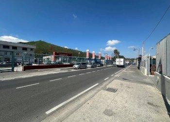 Edificio all\'aperto - Locale Commerciale via campana
 
240, Pozzuoli - foto 21